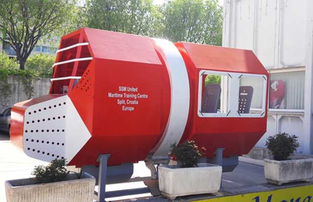 HUET simulator — kapsula za trening evakuacije helikoptera
